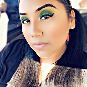 Meet your Posher, Analyssa